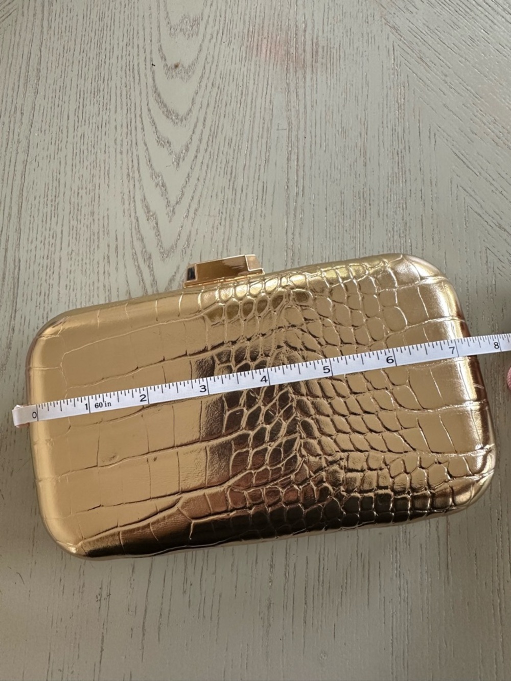 ‼️lower price‼️Gold clutch - Picture 6 of 7